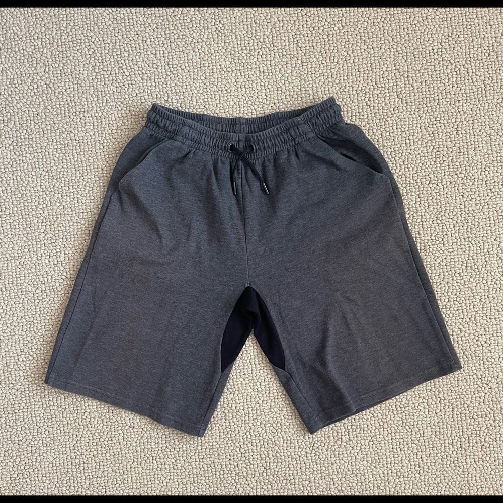 MSX grey/black athletic shorts in size kids Large (14/16)